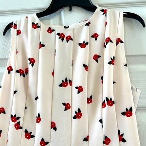 Anne Klein pin-tucked dress cream with red flowers size 14